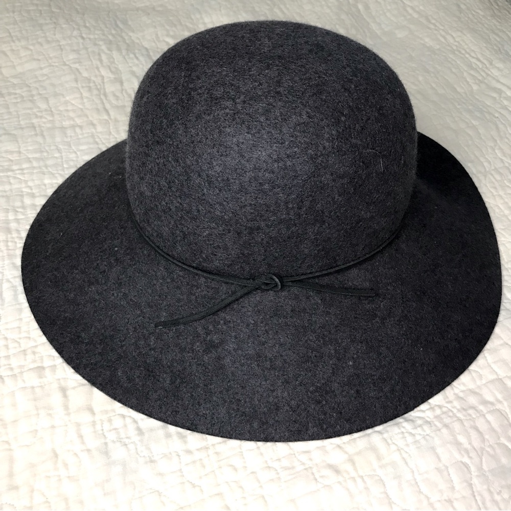 Phenix Round Crown Floppy Grey Wool Hat with Leather Trim Adjustable NWOT